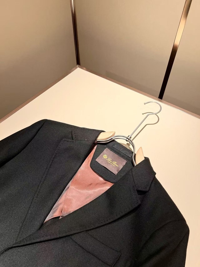 b98149324ded4859d4e14d3282c6a345_1756177659_0454.jpg b98149324ded4859d4e14d3282c6a345_1756177659_0454.jpg