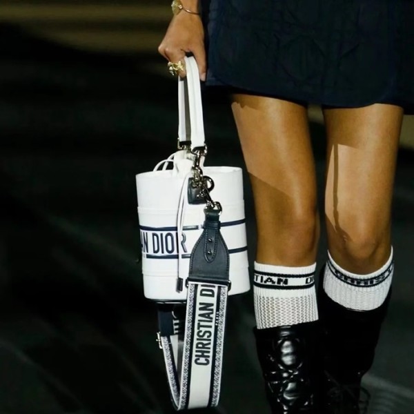 ✨디올 여성 이니셜 화이트 토트백 - Womens White Tote Bag - dio02107x