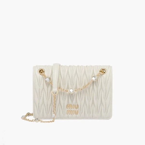 ✨미우미우 여성 화이트 마트라세 크로스백 - MiuMiu Womens White Matelasse Bag - miu0255x