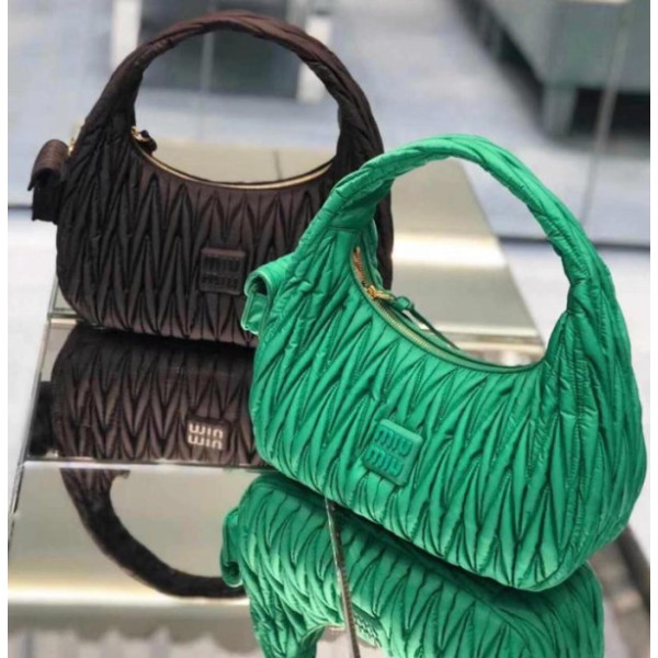 ✨미우미우 여성 그린 토트백 - Miumiu Womens Green Tote Bag - miu262x