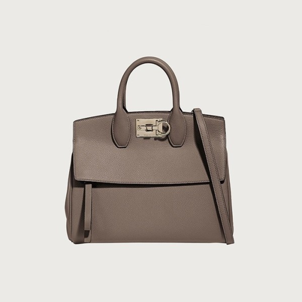 ✨페라가모 여성 그레이 크로스백 - Ferragamo Womens Gray Cross Bag - sf38x