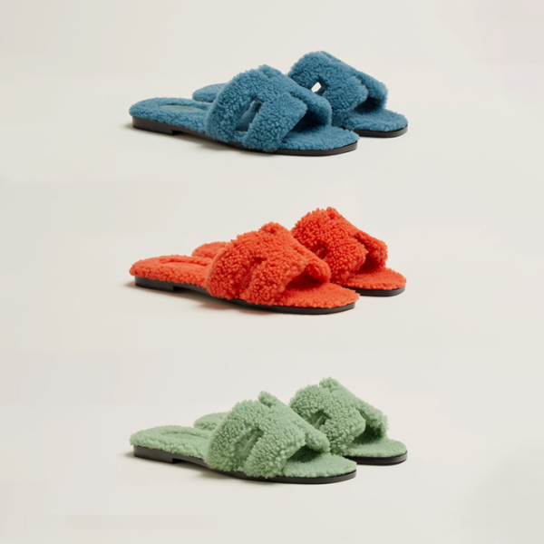 ✨에르메스 여성 양털 시어링 오란슬리퍼 H212178Z【매장-180만원대】 - Hermes Womens Per Slippers - he401x
