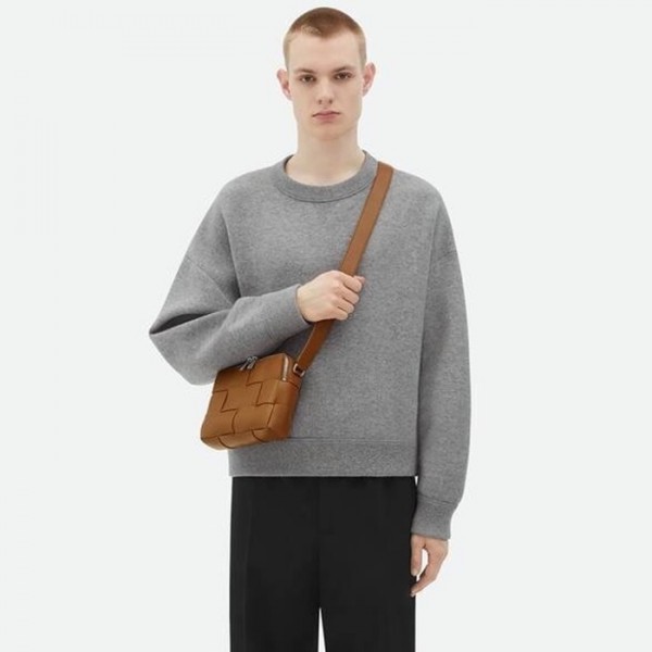 ✨보테가베네타 남성 카멜 카메라백 - Bottega Veneta Mens Camel Camera Bag - bv239x