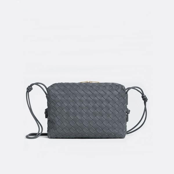 ✨보테가베네타 여성 그레이 크로스백 - Bottega Veneta Womens Gray Cross Bag - bv260x