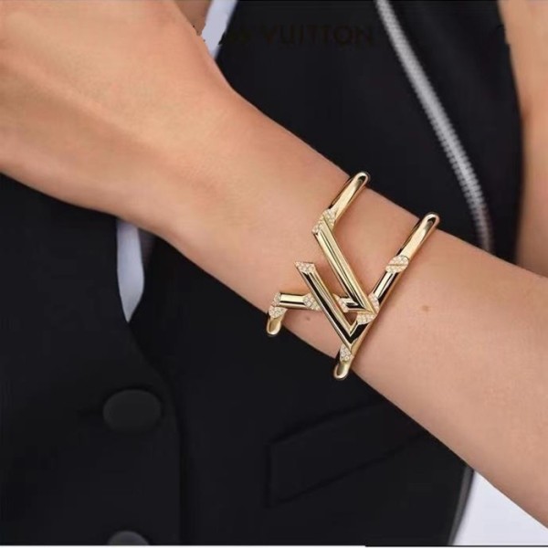 ✨루이비통 여성 골드 팔찌 - Louis vuitton Womens Gold Bangle - acc1613x