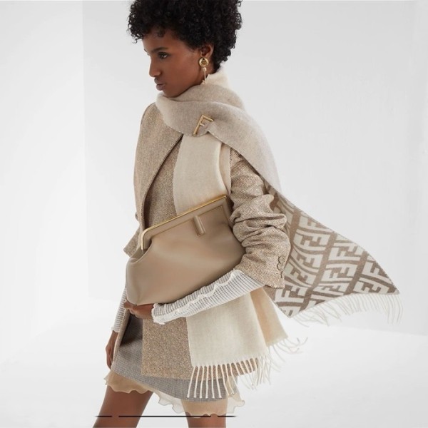 ✨펜디 여성 카멜 머플러 - Fendi Womens Camel Muffler - acc1703x