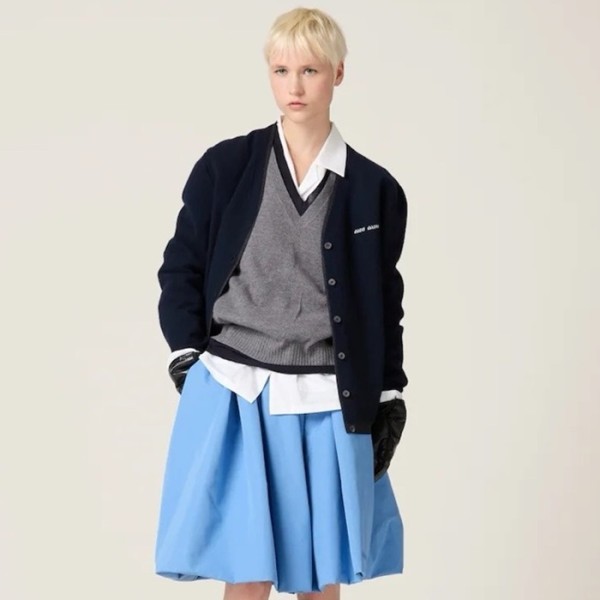 ✨미우미우 여성 브이넥 가디건 - Miumiu Womens V-neck Cardigan - muc4143x