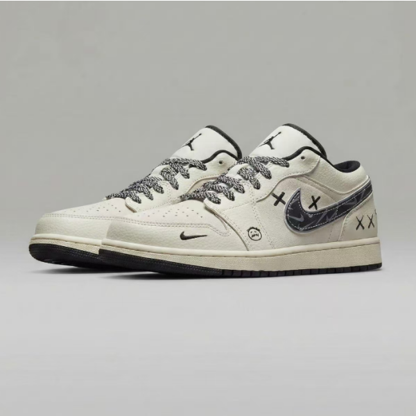 ✨나이키 남/녀 로우 스니커즈 - Nike Air Jordan 1 Low Unisex Sneaker - nis1724x