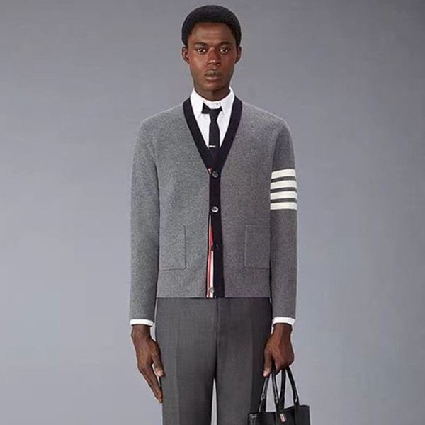 ✨톰브라운 남성 브이넥 가디건 - Thom Browne Mens V-neck Cardigan - thc4954x