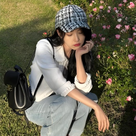 셀린느 대군부인 아이유 보니 백팩 카프스킨 Celine Womens Bonnie Backpack