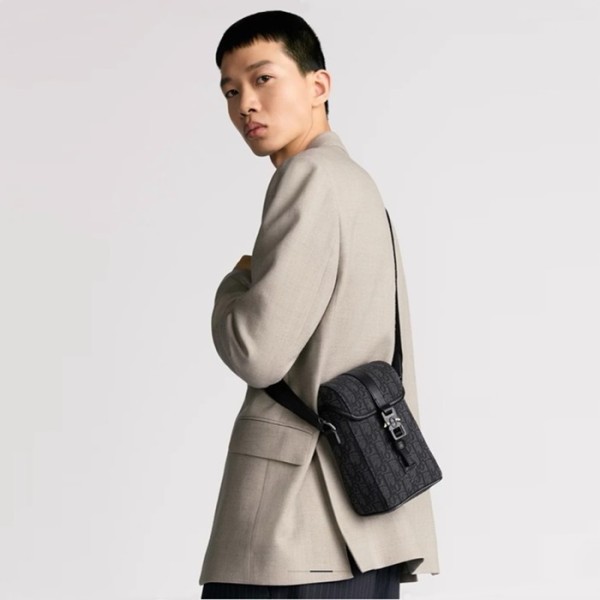 ✨매장판 디올 남성 힛 더 로드 미니 플랩 버티컬 스트랩백 - Dior Mens Hit the Road Mini Flap Vertical Strap Bag - dib5550x