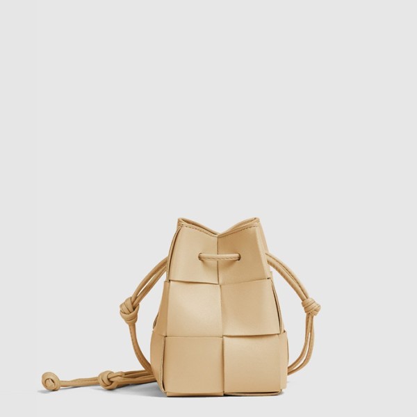 ✨보테가 베네타 여성 카세트 미니 크로스바디 버킷 백 - Bottega veneta Womens Cassette Mini Crossbody Bucket Bag - bvb14635x