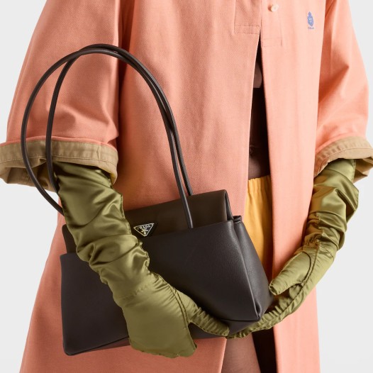 프라다 카리나 리나일론 플랩 패시지 미디엄 가죽 백 커피 - Prada Womens Medium Leather Tote Bag