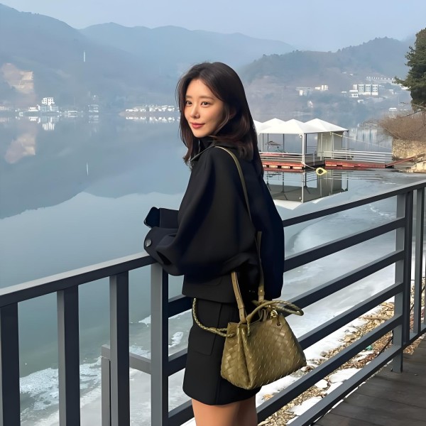 보테가베네타 이주빈 혜리 스몰 파라슈트  Bottega veneta Womens