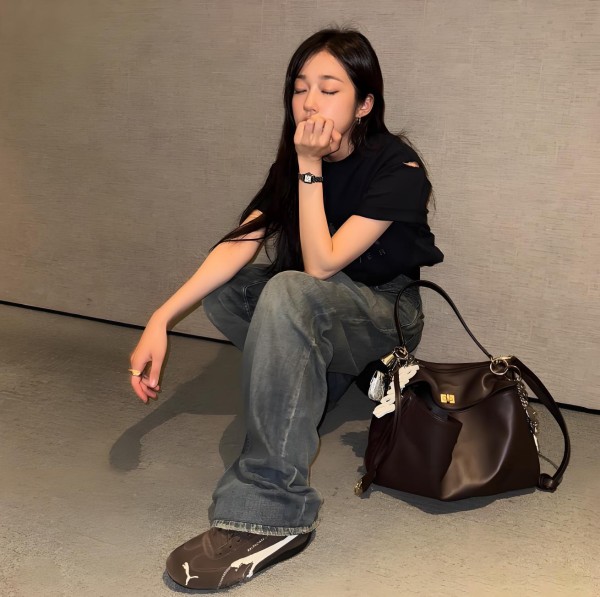 발렌시아가 노윤서 로데오 금장 핸드백 미디엄 블랙 Balenciaga Women Bag