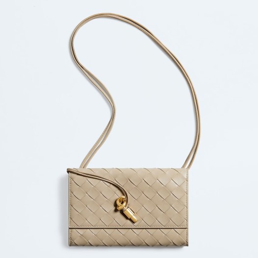 보테가베네타 여성 안디아모 스트랩 파우치 에크루 Bottega veneta Womens